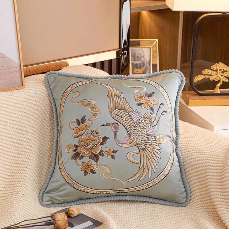 Sarung Bantal Kursi Sofa Coverta Belgi Classic Flower 45x45cm dengan Motif Bunga yang Halus dan Detail Bordiran Menawan - Dekorasi
