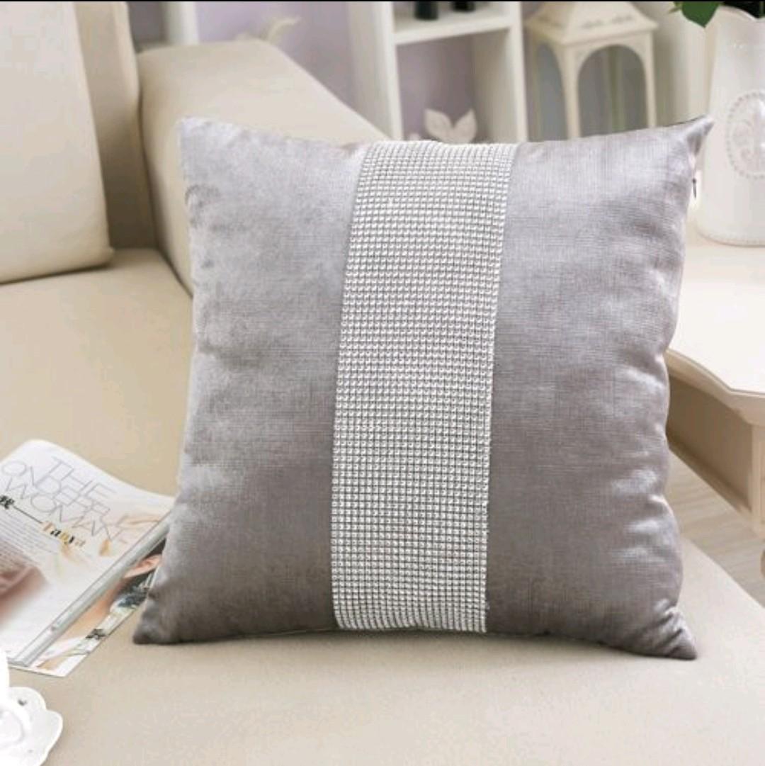 Sarung Bantal Kursi Sofa Syahrini / Pillow Cover 45x45cm