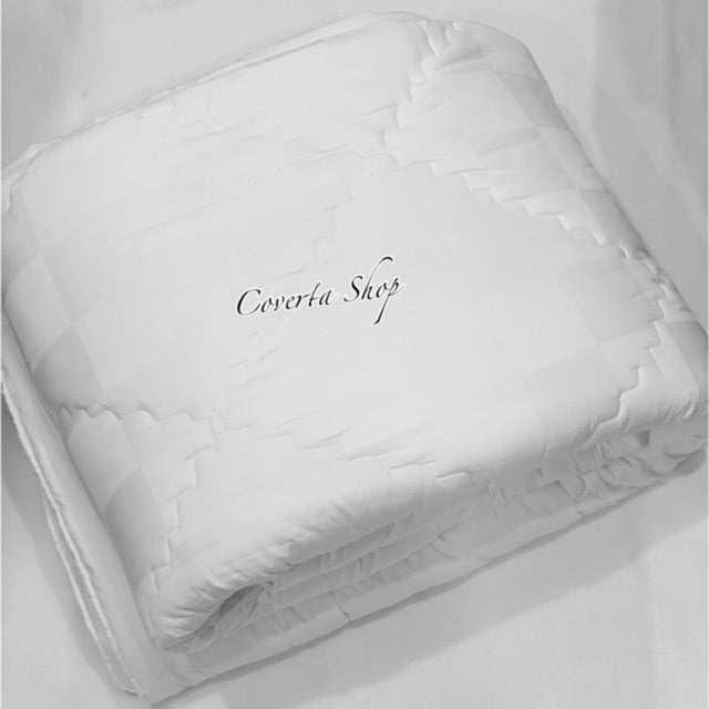 BedCover Hotel Putih Salur / Kotak Dobby 300TC Comforter 160x210cm - Tanpa Sprei