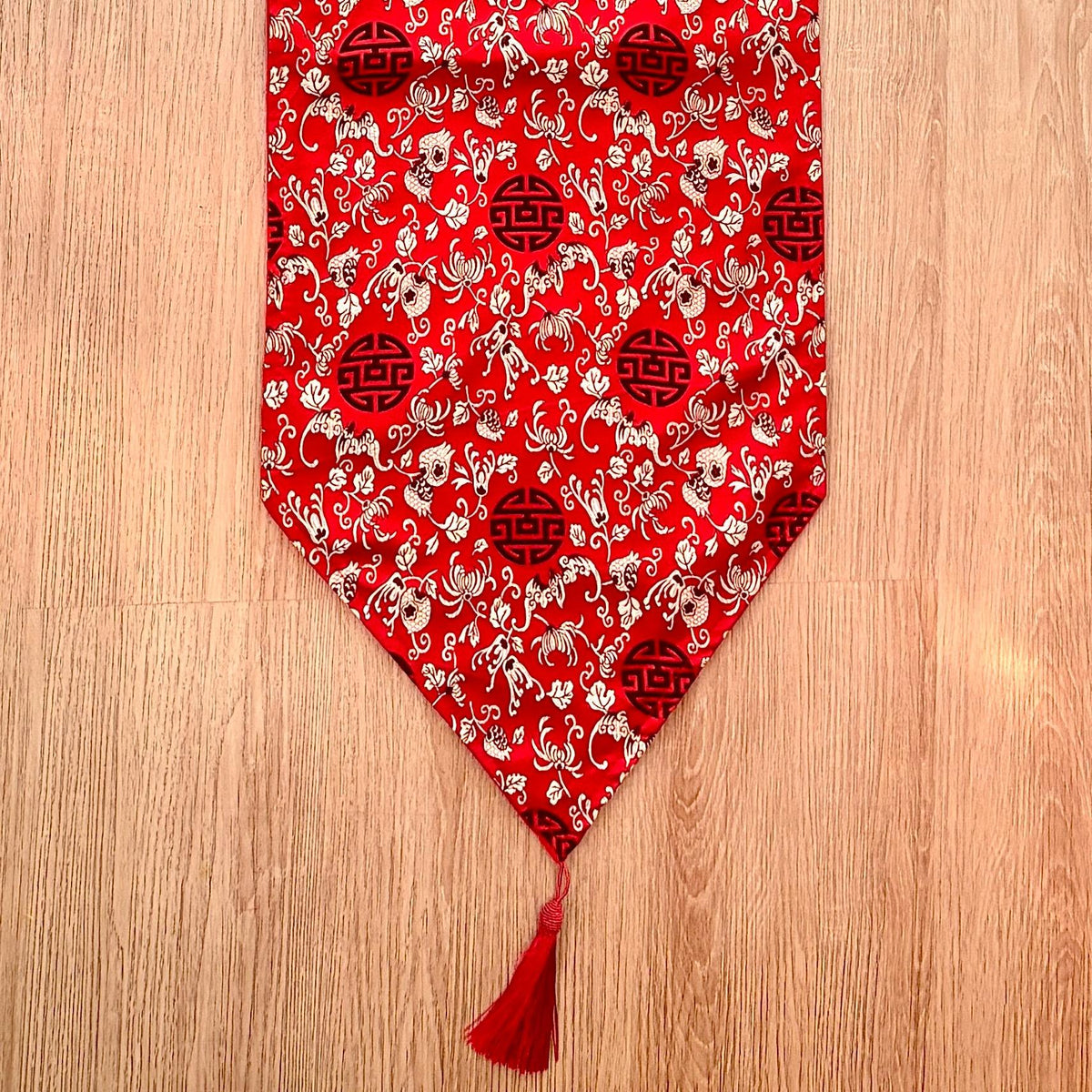 Coverta Shop Table Runner Meja Imlek Warna Merah Hoki Dekorasi Meja Tahun Baru China Golden Dynasty Elegan Mewah Khas Oriental
