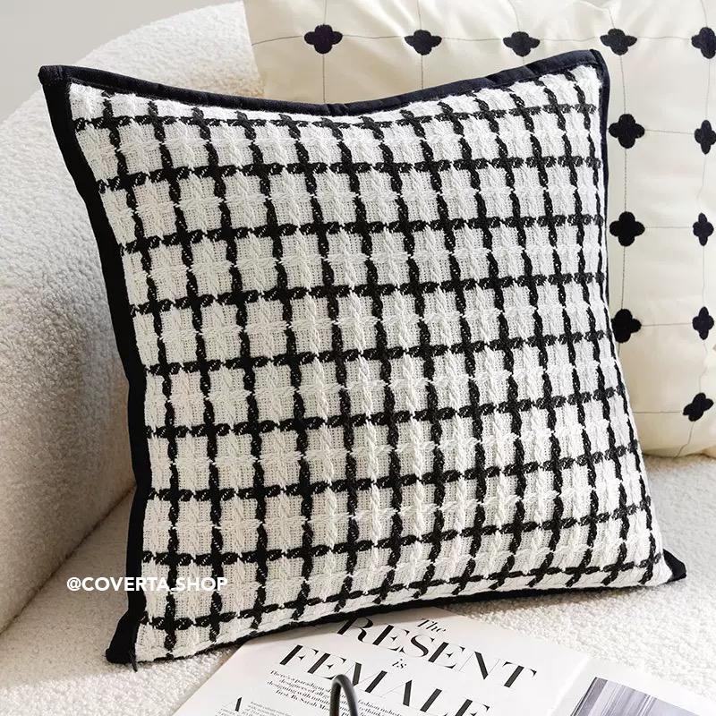 Sarung Bantal Sofa Minimalis Hitam Putih Monochrome – Cushion Cover Motif Modern Scandinavian