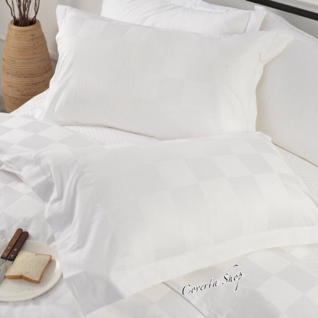 Bella Vista Bed Cover Set Polos Putih Kotak - Double 160/180/200x200x30cm