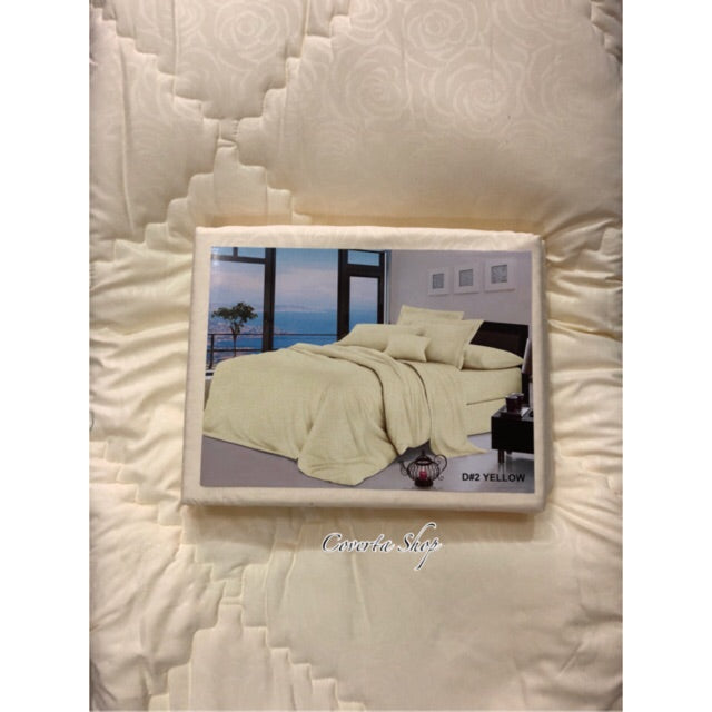 Bed Cover Emboss Tanpa Sprei 220x230cm