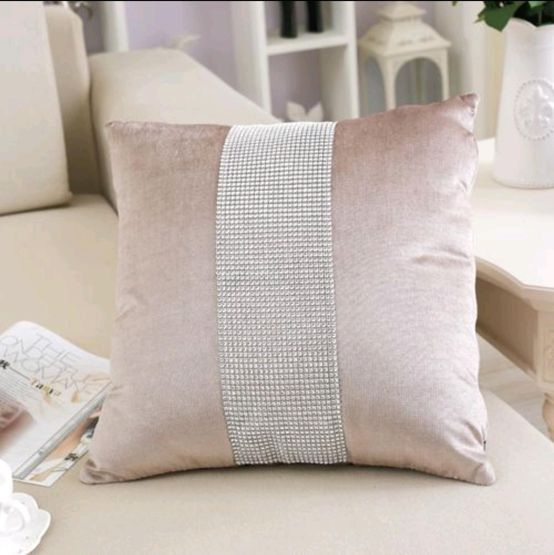 Sarung Bantal Kursi Sofa Syahrini / Pillow Cover 45x45cm