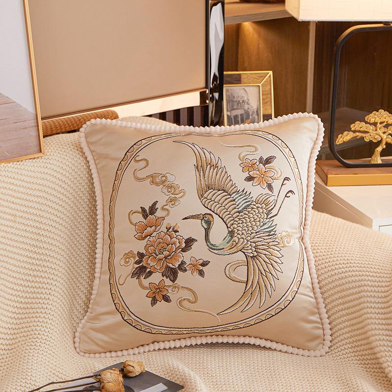 Sarung Bantal Kursi Sofa Coverta Belgi Classic Flower 45x45cm dengan Motif Bunga yang Halus dan Detail Bordiran Menawan - Dekorasi