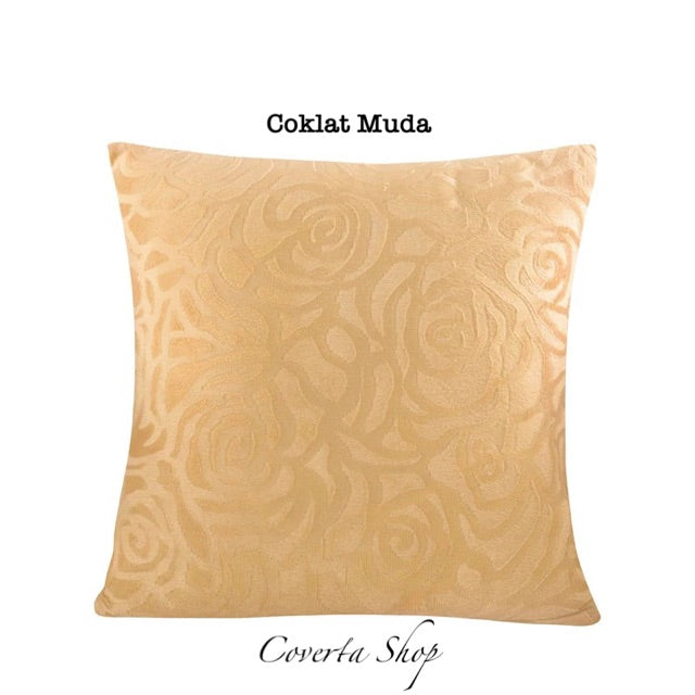 Sarung Bantal Kursi Sofa Bunga Suede Bludru 40x40cm