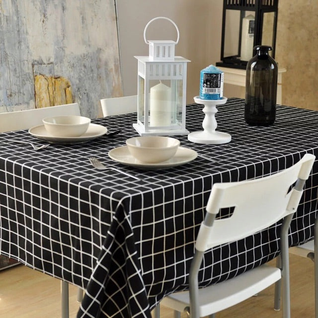 Taplak Meja Makan Kain Segi - Hitam - Motif Kotak Kotak