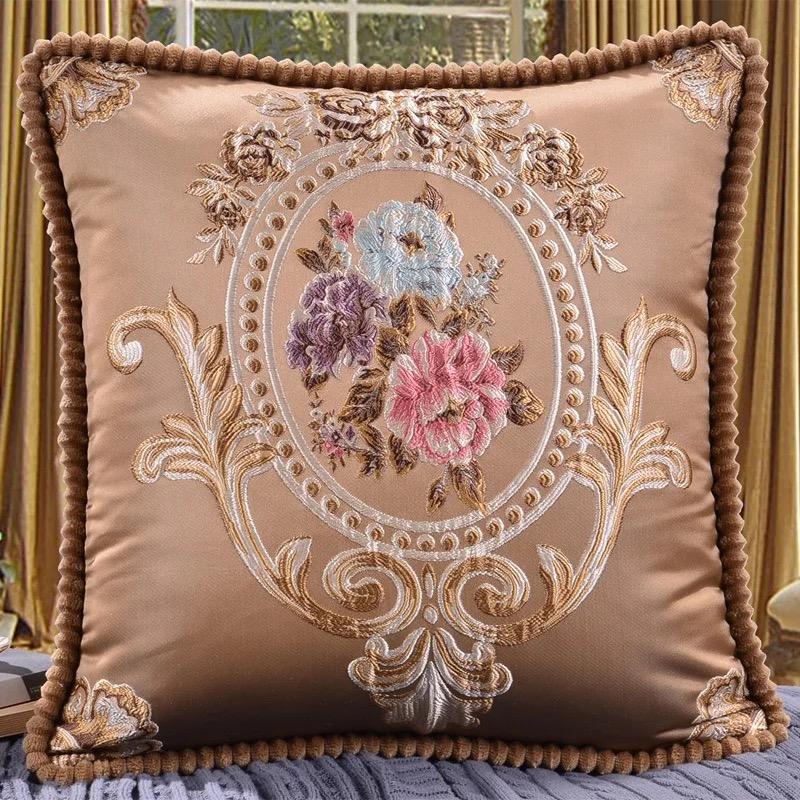 Sarung Bantal Kursi Sofa Coverta Belgi Classic Flower 45x45cm dengan Motif Bunga yang Halus dan Detail Bordiran Menawan - Dekorasi
