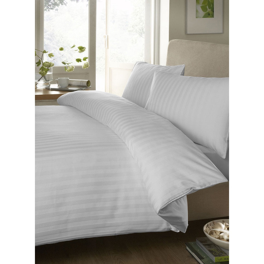 Duvet Cover Hotel Putih Salur / Kotak Dobby 250x230cm