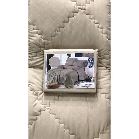 Bed Cover Polos Motif Emboss Set 180x200x30cm