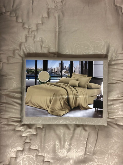 Bed Cover Emboss Tanpa Sprei 220x230cm