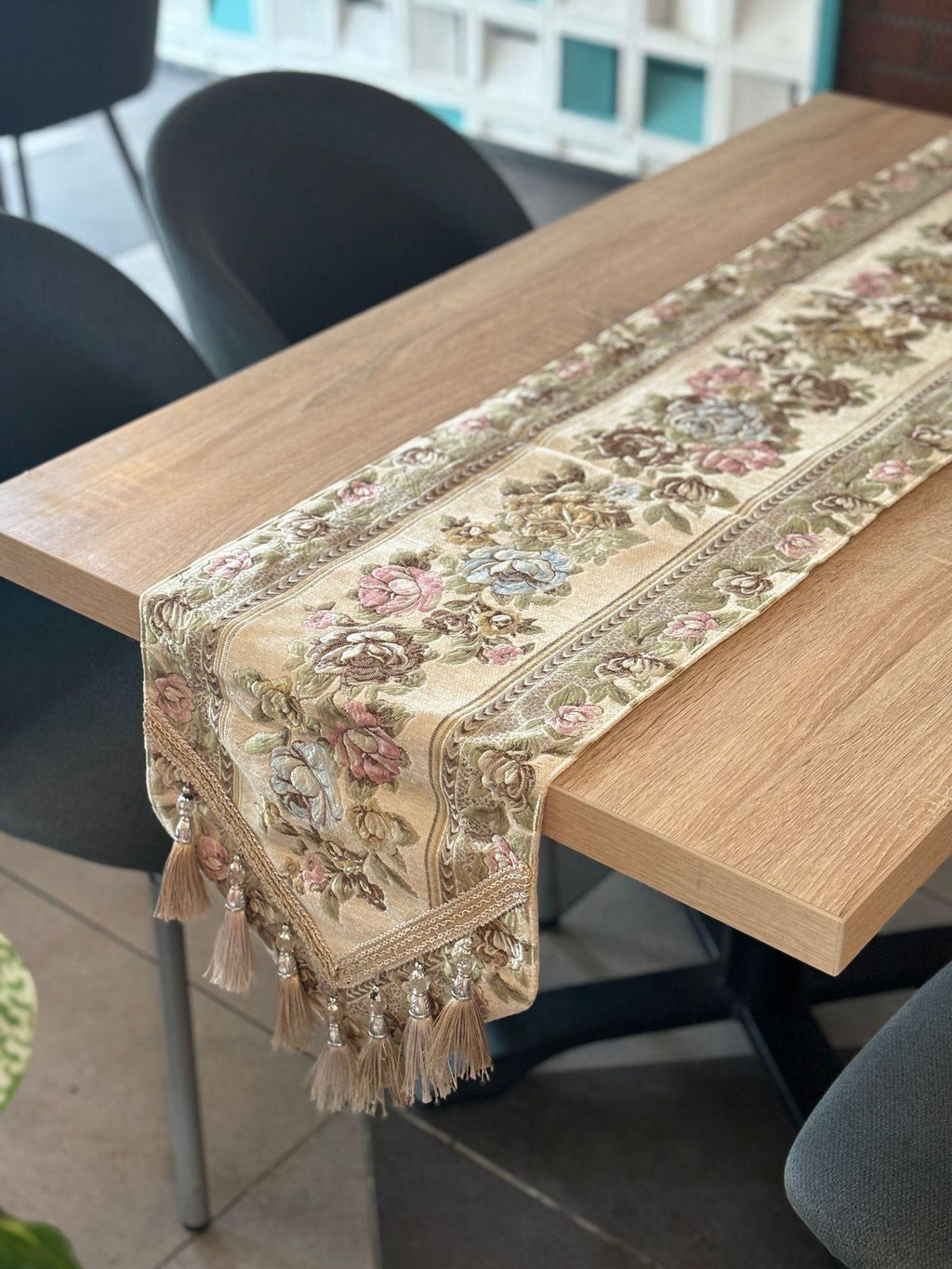 Table Runner Elegan Belgian Floral - Taplak Meja Panjang Premium Untuk Ruang Makan dan Ruang Tamu