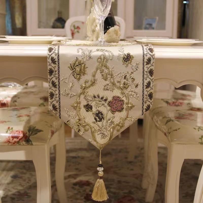 Table Runner / Bed Runner / Taplak Meja Makan Panjang Jumeirah Gold Hiasan Meja