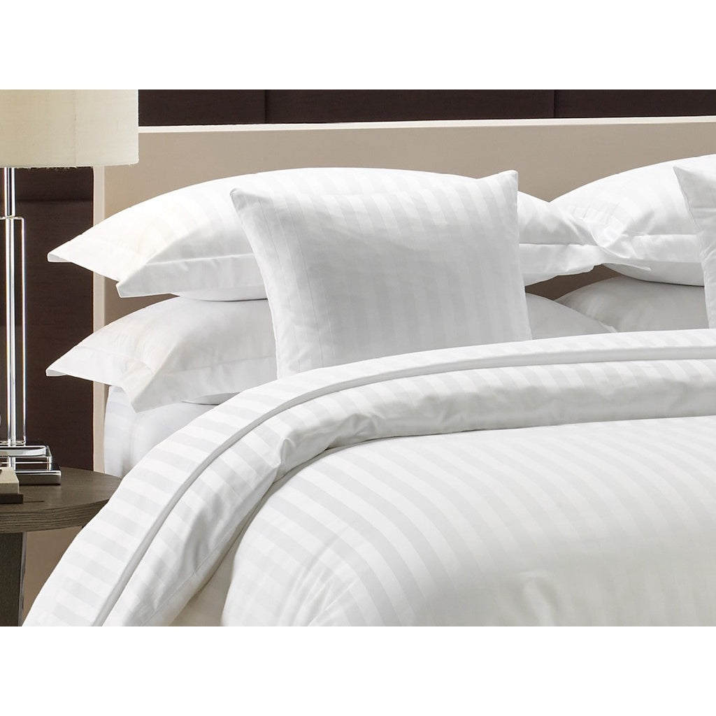Duvet Hotel Set + Sprei Hotel Dobby 300TC Putih Salur / Kotak 100/120x200x40cm