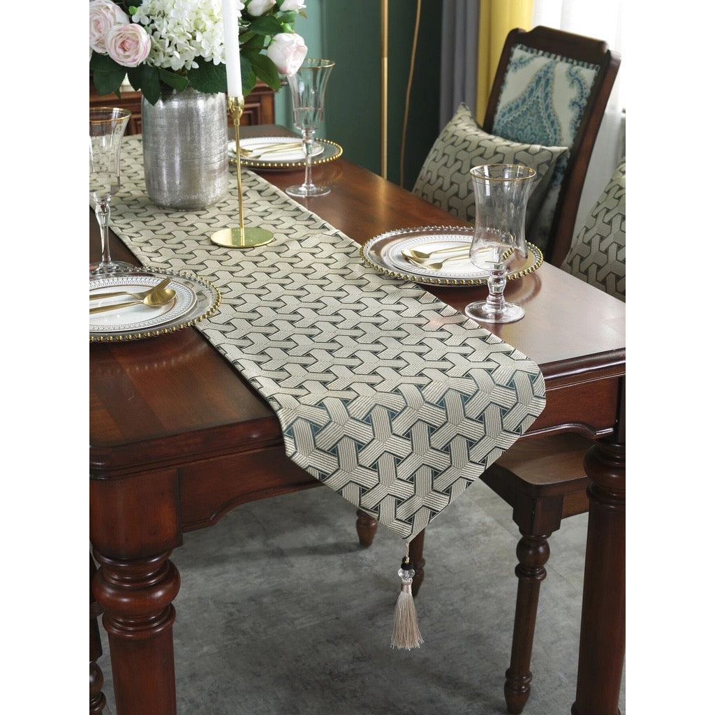 Taplak Meja Kain Panjang | Table Runner motif G0Y4RD