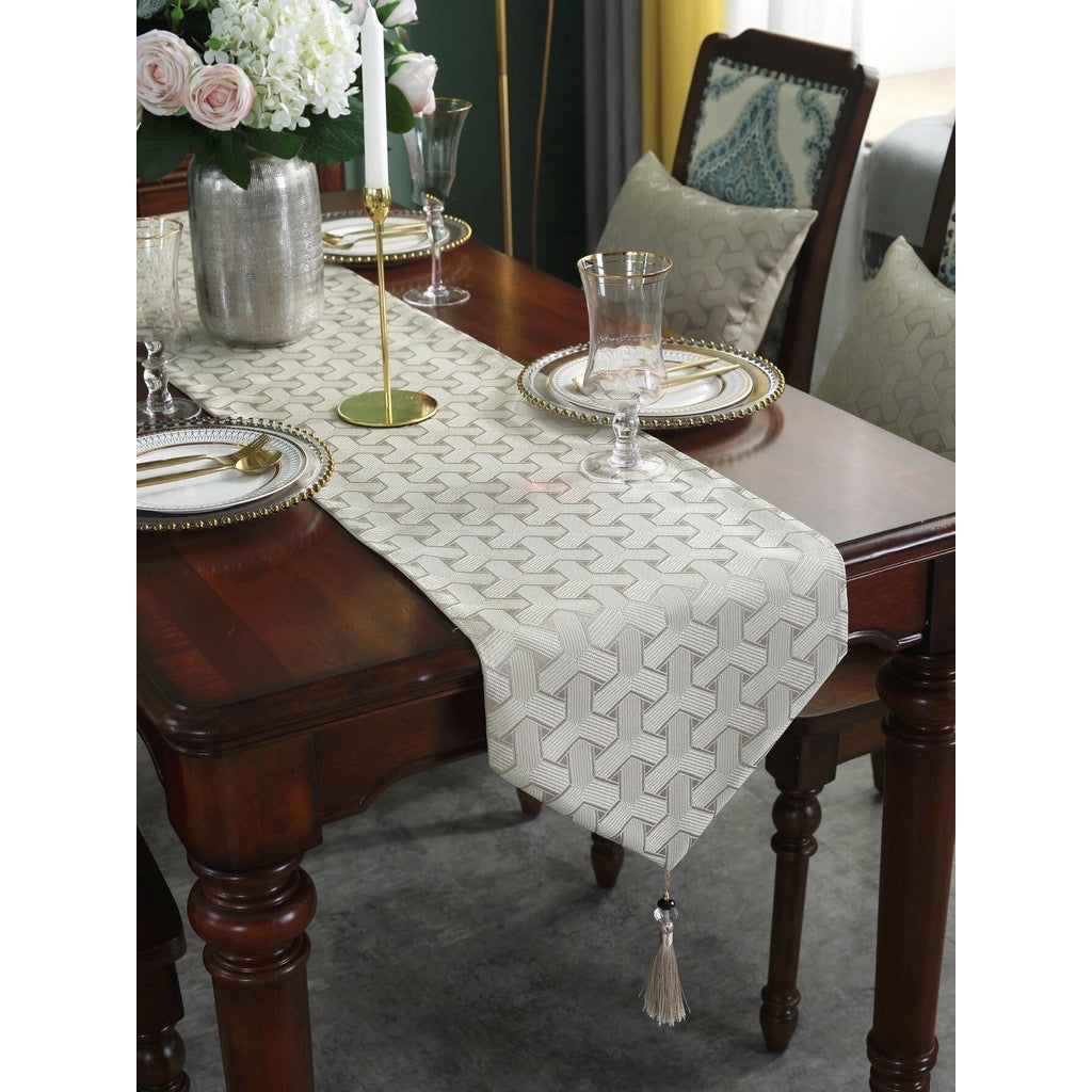 Taplak Meja Kain Panjang | Table Runner motif G0Y4RD