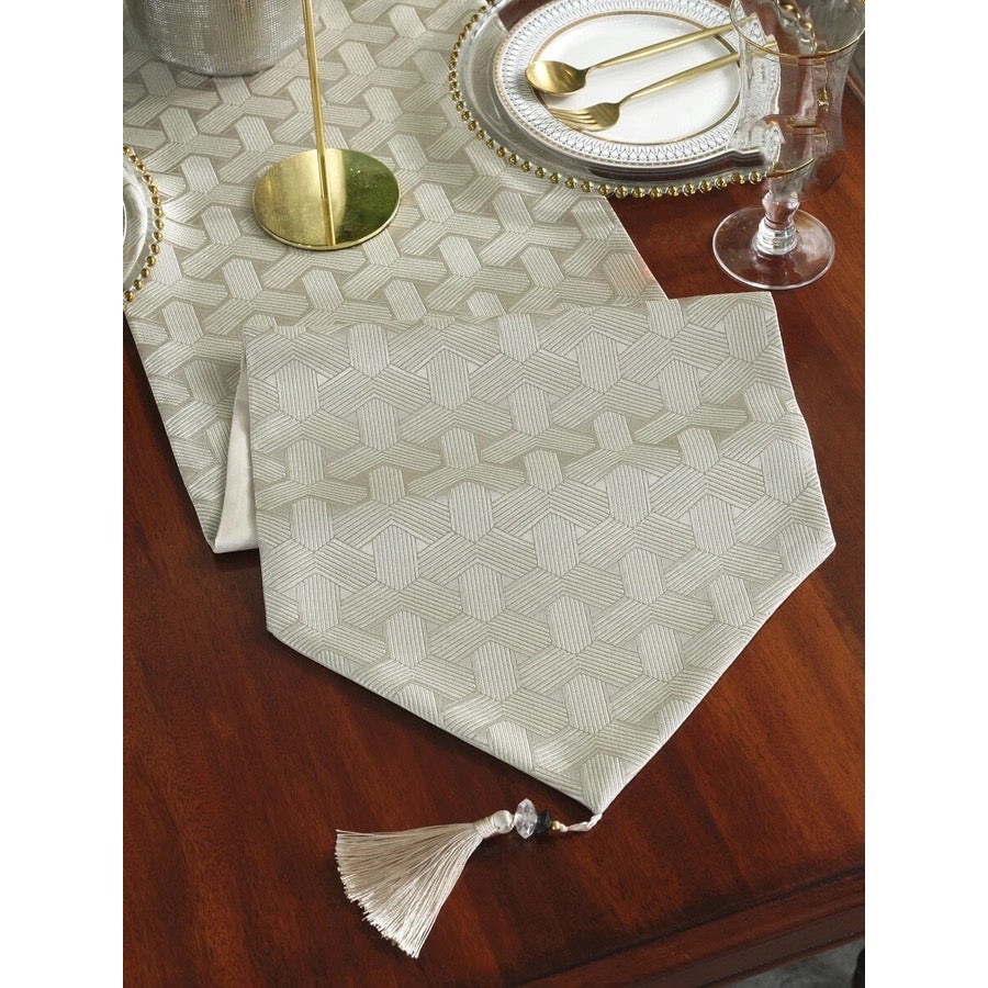 Taplak Meja Kain Panjang | Table Runner motif G0Y4RD