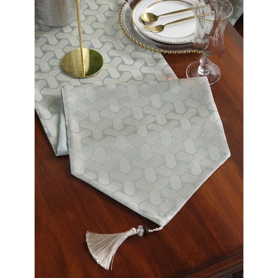 Taplak Meja Kain Panjang | Table Runner motif G0Y4RD
