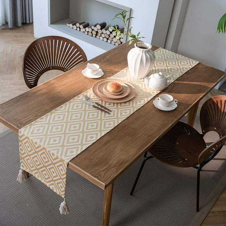Table Runner Boho Scandinavian | Alas Meja Panjang Motif Geometris dengan Tassel